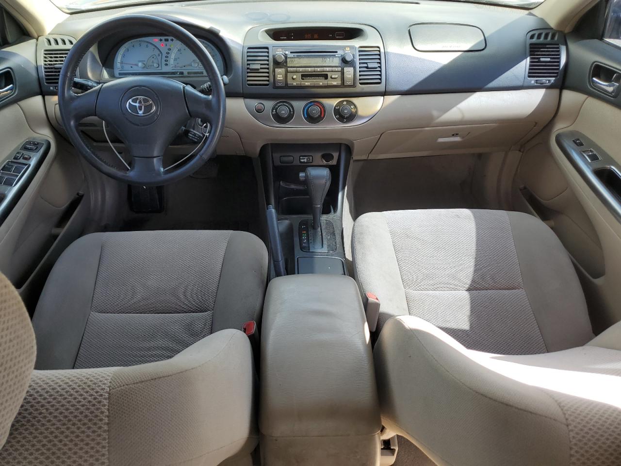 2004 Toyota Camry Le VIN: 4T1BE32K74U904111 Lot: 54249425