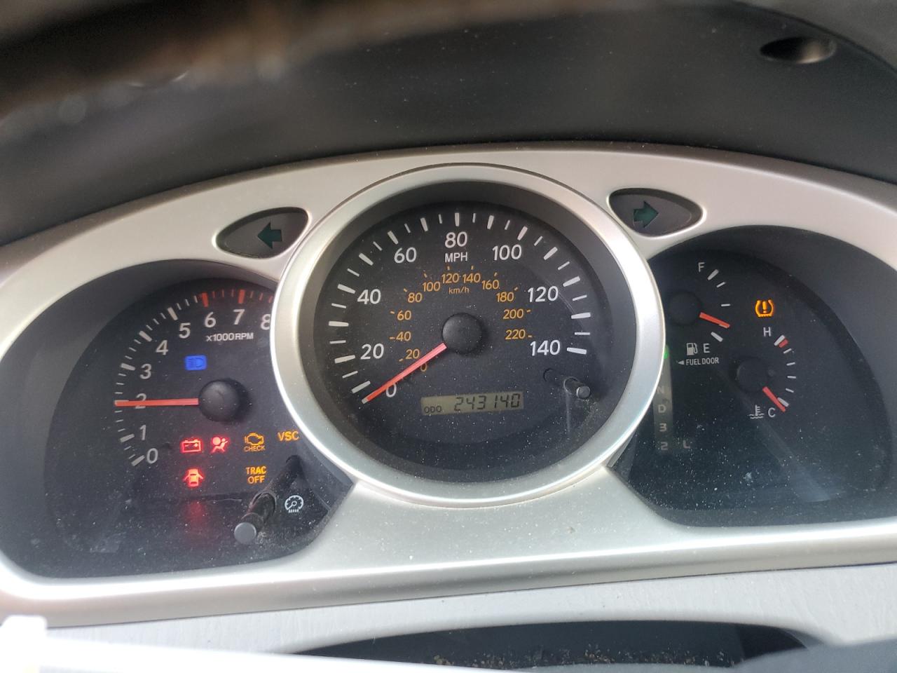 JTEDP21A940006011 2004 Toyota Highlander Base