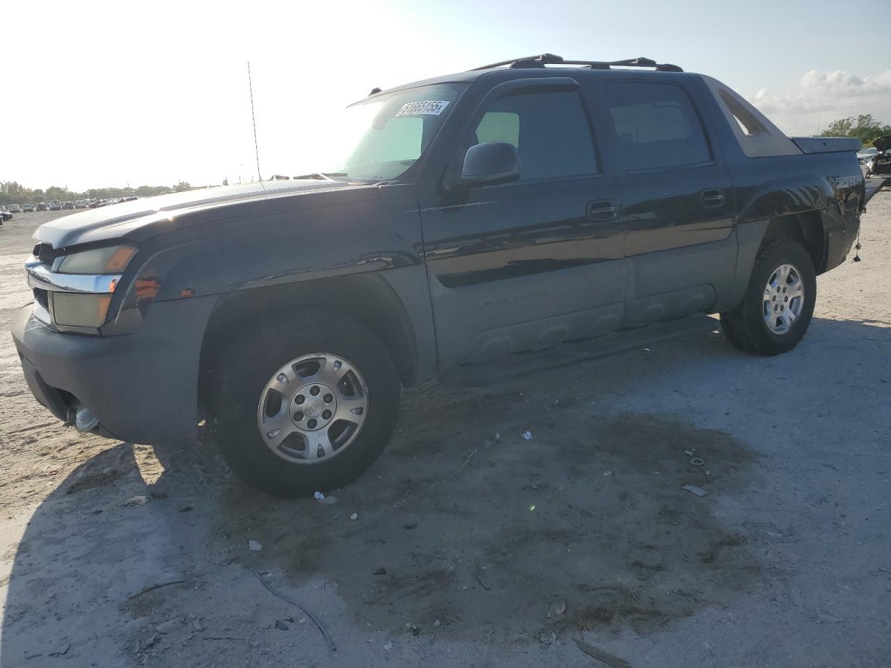 2004 Chevrolet Avalanche C1500 for Sale in West Palm Beach, FL - Rear End
