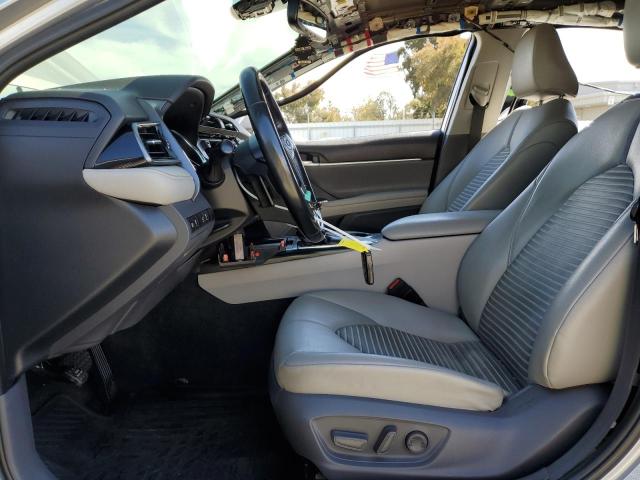  TOYOTA CAMRY 2019 Srebrny