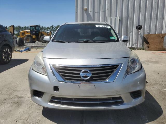  NISSAN VERSA 2014 Сріблястий