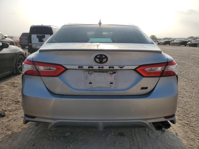  TOYOTA CAMRY 2020 Srebrny