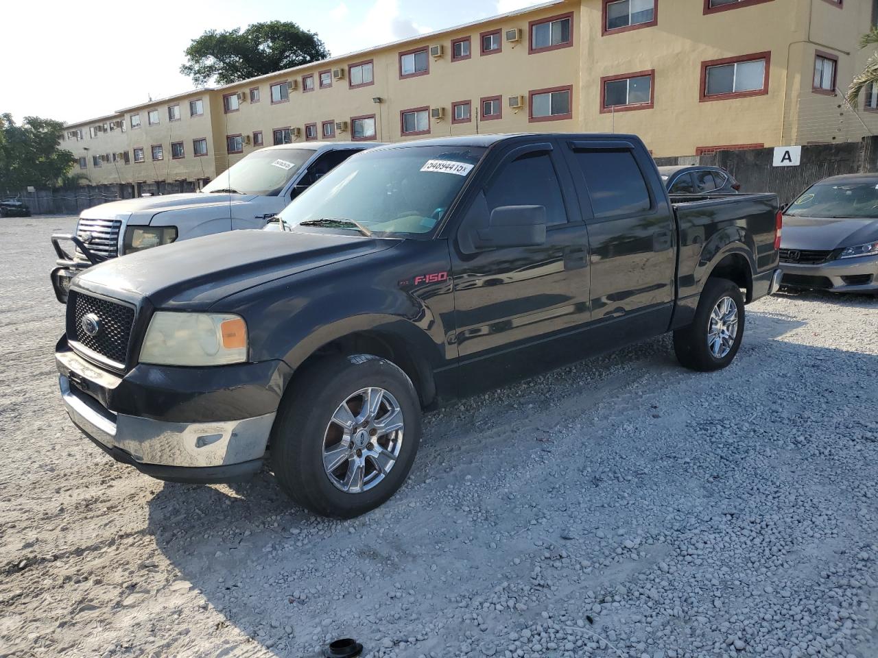 2005 Ford F150 Supercrew for Sale in Opa Locka, FL - Minor Dent/Scratches