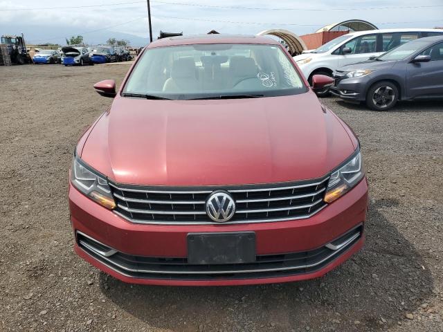 VOLKSWAGEN PASSAT 2019 Czerwony