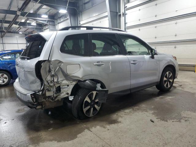  SUBARU FORESTER 2018 Srebrny