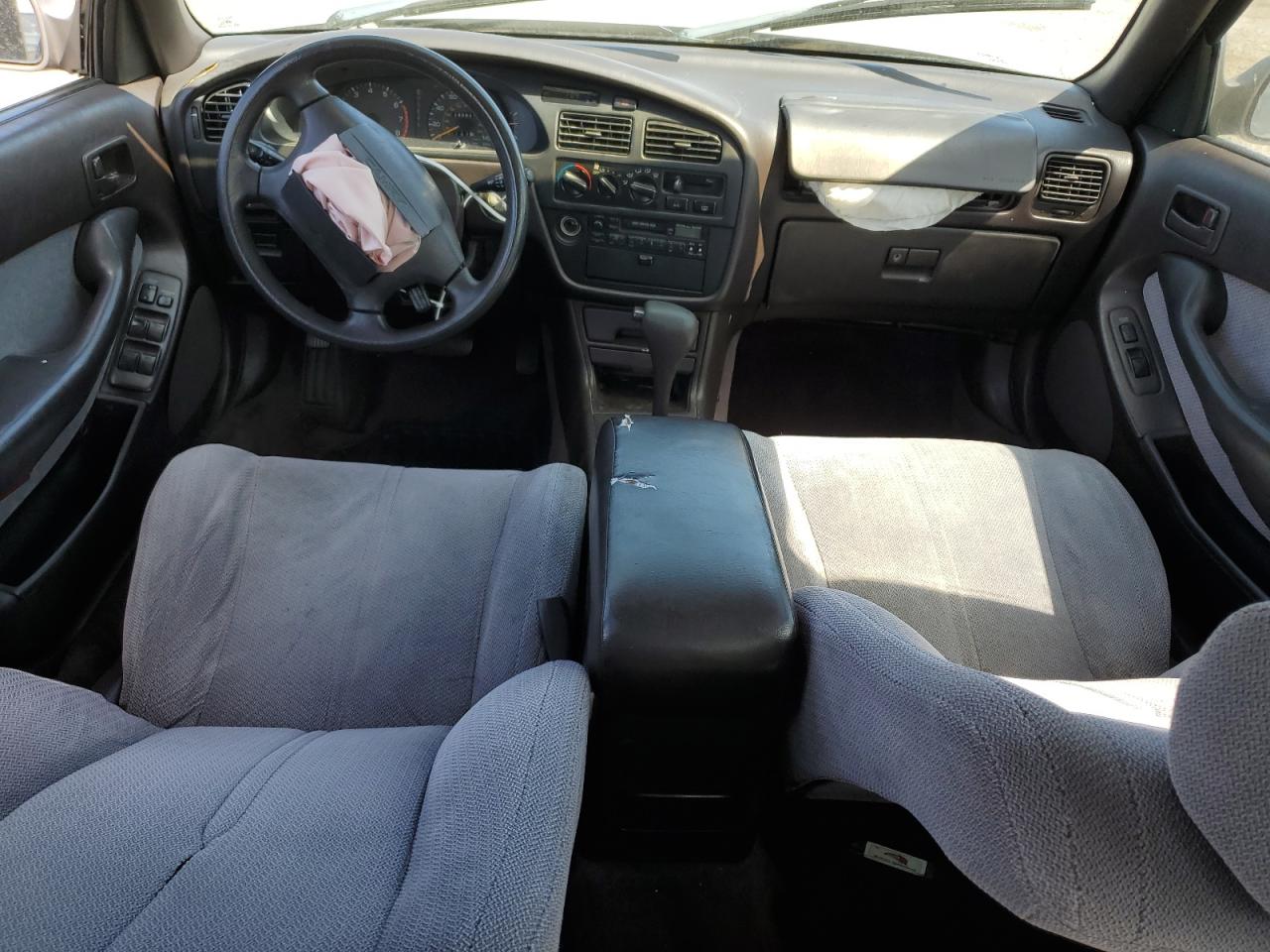 1994 Toyota Camry Le VIN: JT2GK12E6R0055565 Lot: 54031255