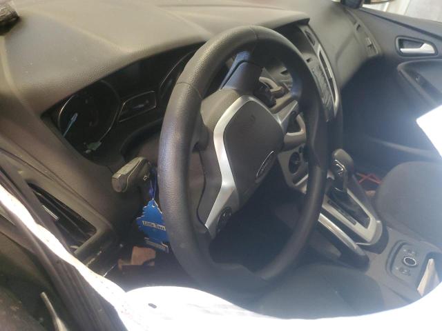  FORD FOCUS 2014 Красный