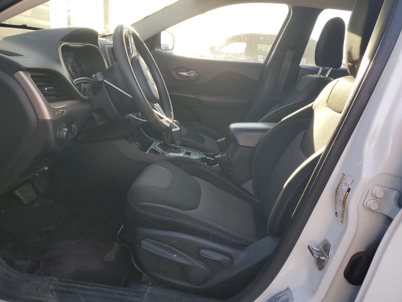 1c4pjlab7fw535944 1C4PJLAB7FW535944 2015 Jeep Cherokee Sport