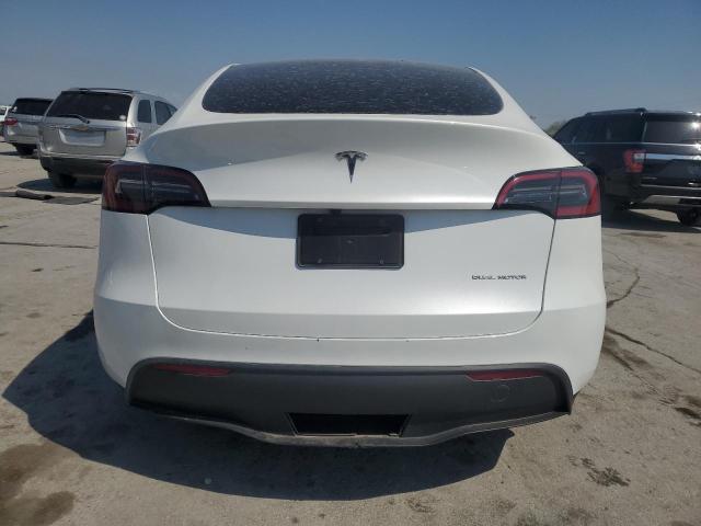  TESLA MODEL Y 2024 Biały