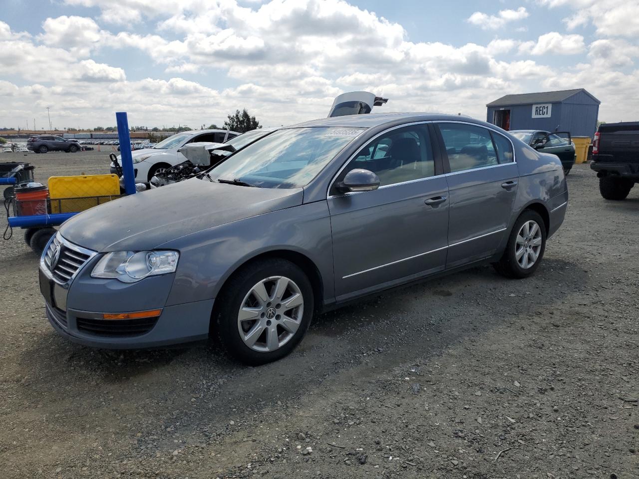2007 Volkswagen Passat 2.0T de vânzare în Antelope, CA - Rear End