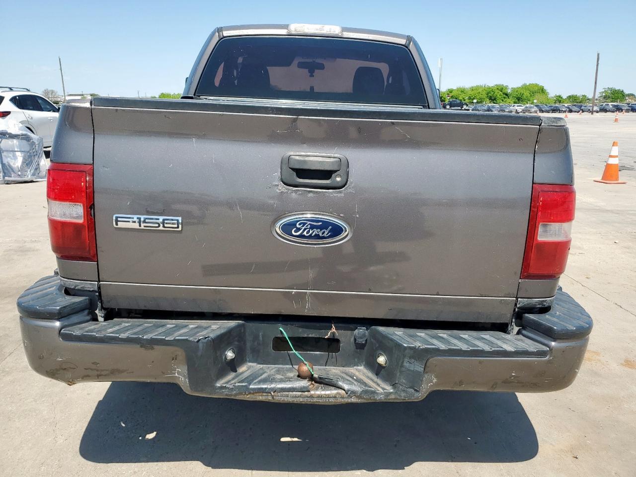 2004 Ford F150 VIN: 1FTRF02W54KD13028 Lot: 52139525
