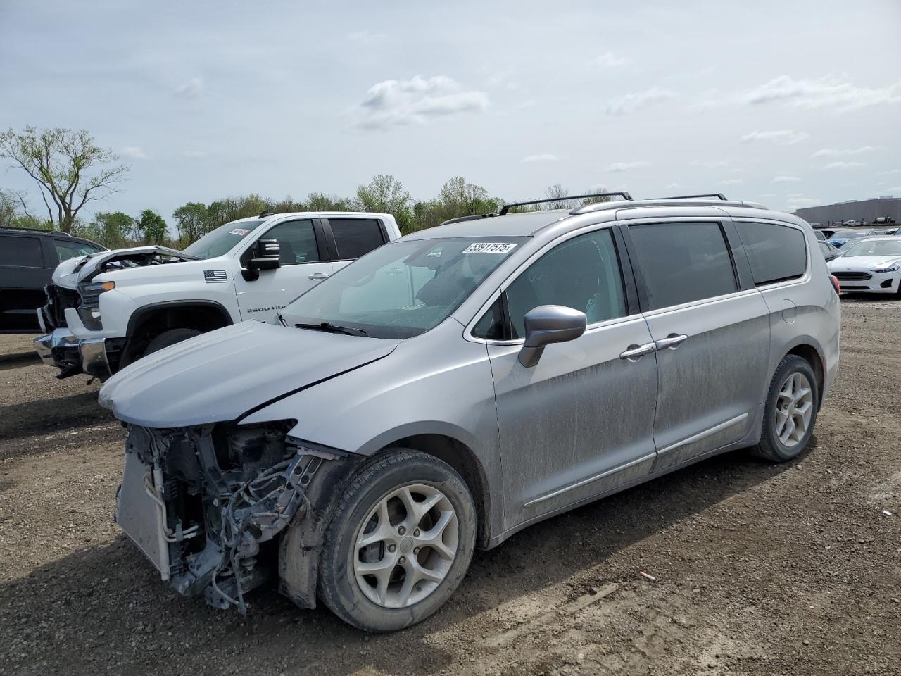 2017 Chrysler Pacifica Touring L Plus იყიდება Des Moines-ში, IA - Front End