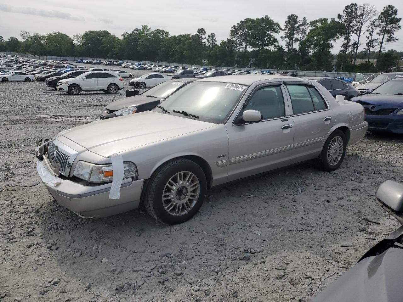 2009 Mercury Grand Marquis Ls for Sale in Byron, GA - Front End