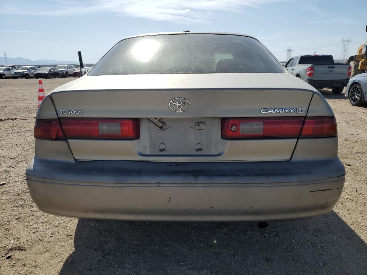 1999 Toyota Camry Le VIN: JT2BG22KXX0284593 Lot: 54061685