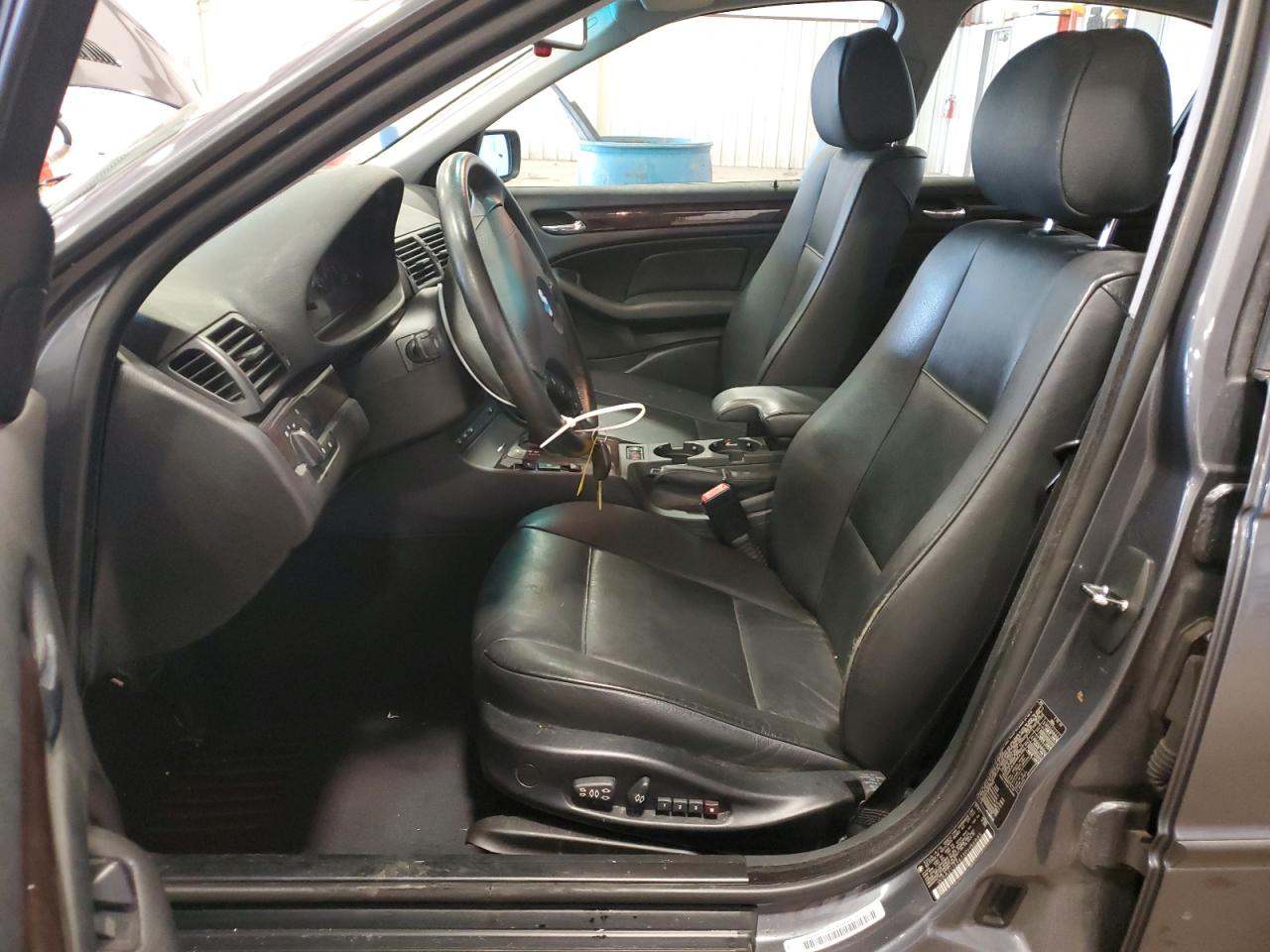 2003 BMW 325 Xi VIN: WBAEU33473PH86885 Lot: 52385075