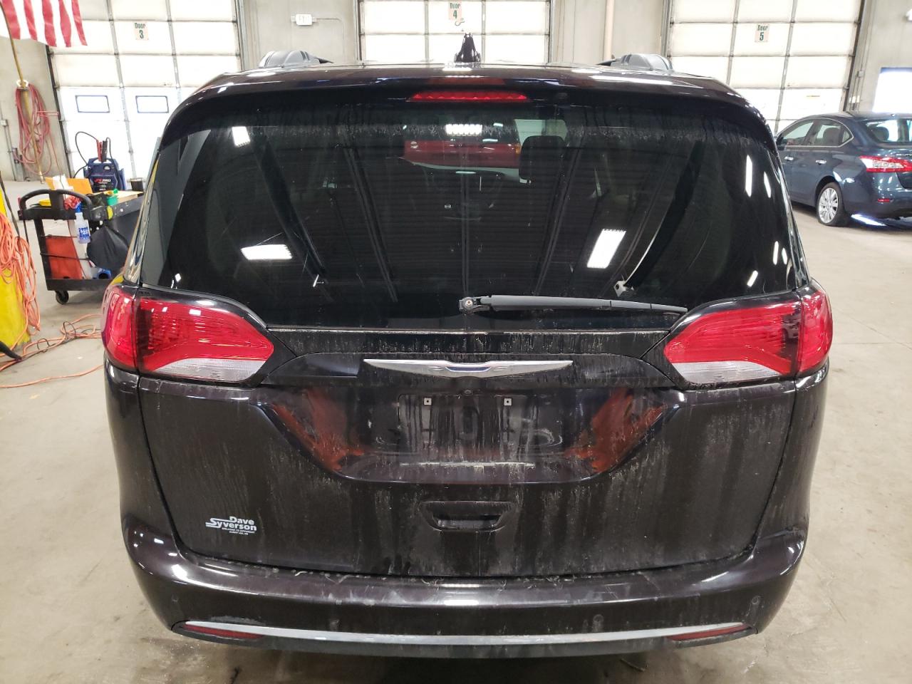 2017 Chrysler Pacifica Touring L VIN: 2C4RC1BG2HR683254 Lot: 51647755
