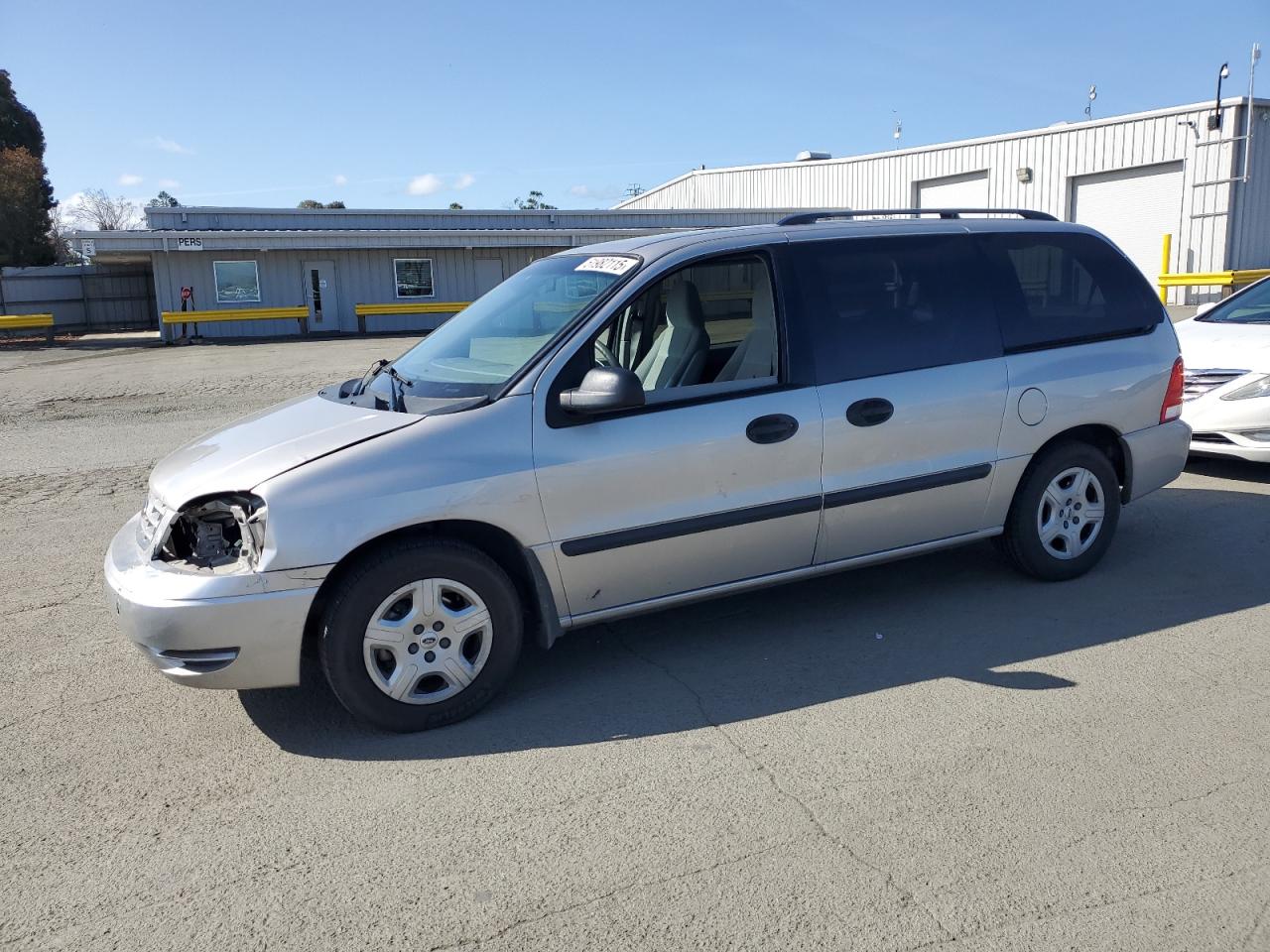 2004 Ford Freestar Se იყიდება Martinez-ში, CA - Front End