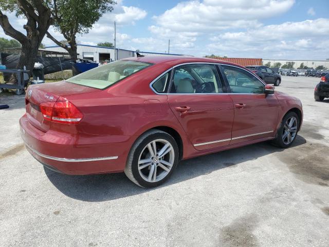  VOLKSWAGEN PASSAT 2015 Красный