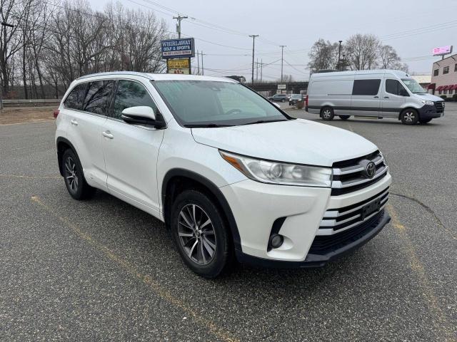2017 Toyota Highlander Se