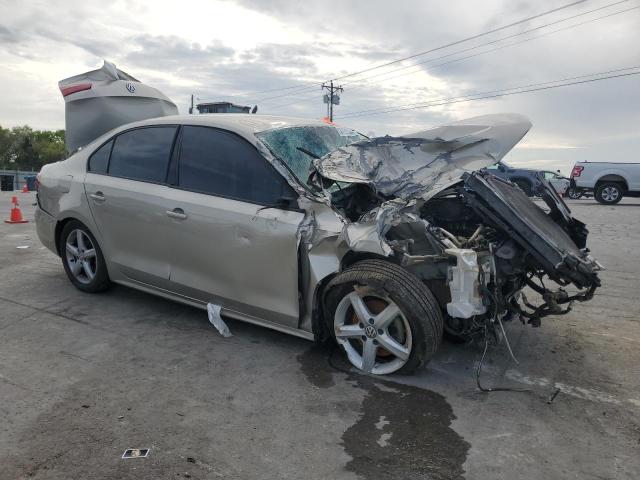  VOLKSWAGEN JETTA 2016 Бежевый