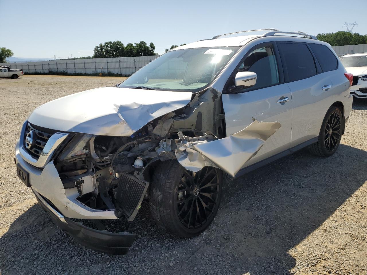 2019 Nissan Pathfinder S for Sale in Anderson, CA - Front End