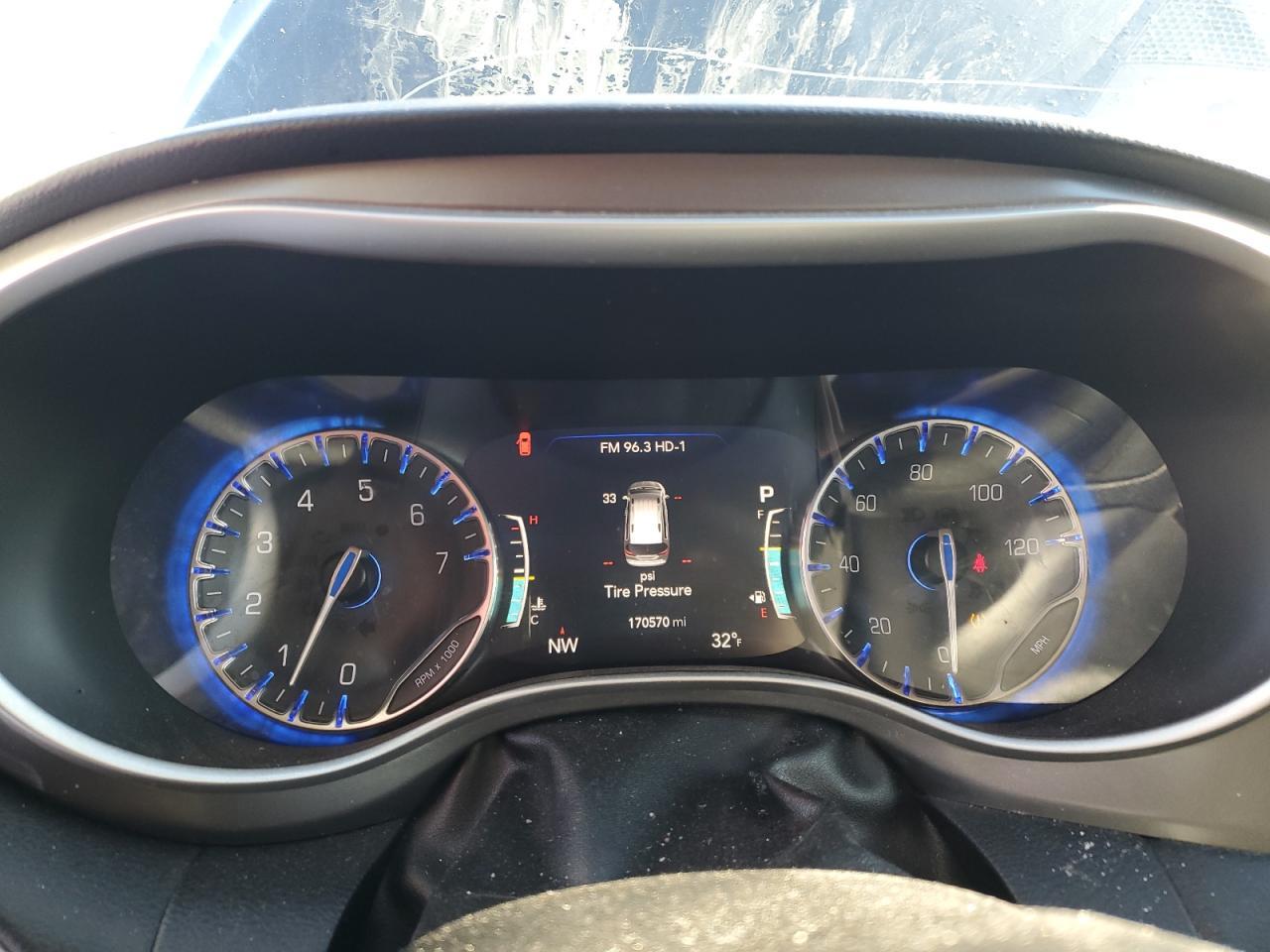 2020 Chrysler Pacifica - Image 9