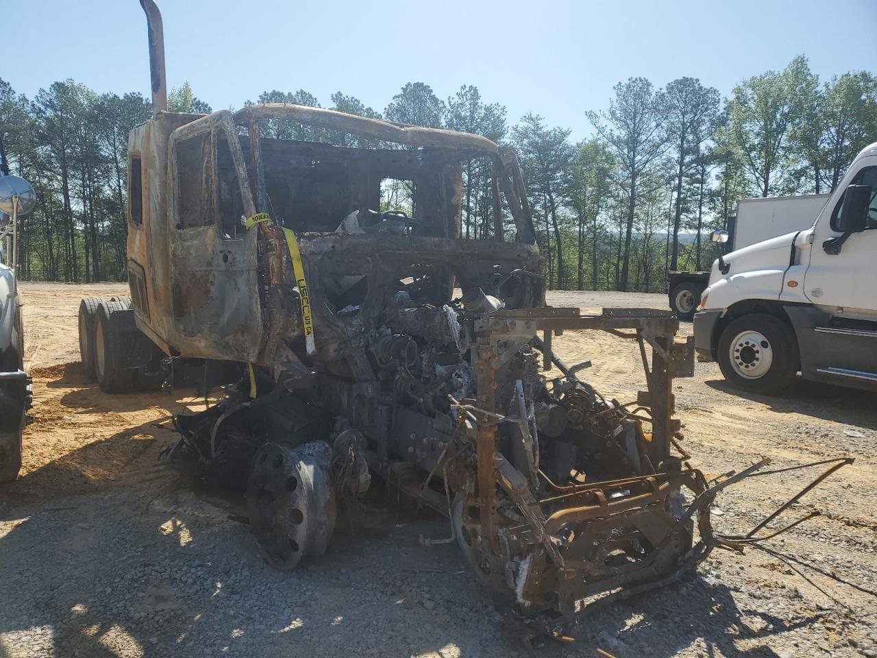 2013 International Lf687 Semi Truck for Sale in Hueytown, AL - Burn