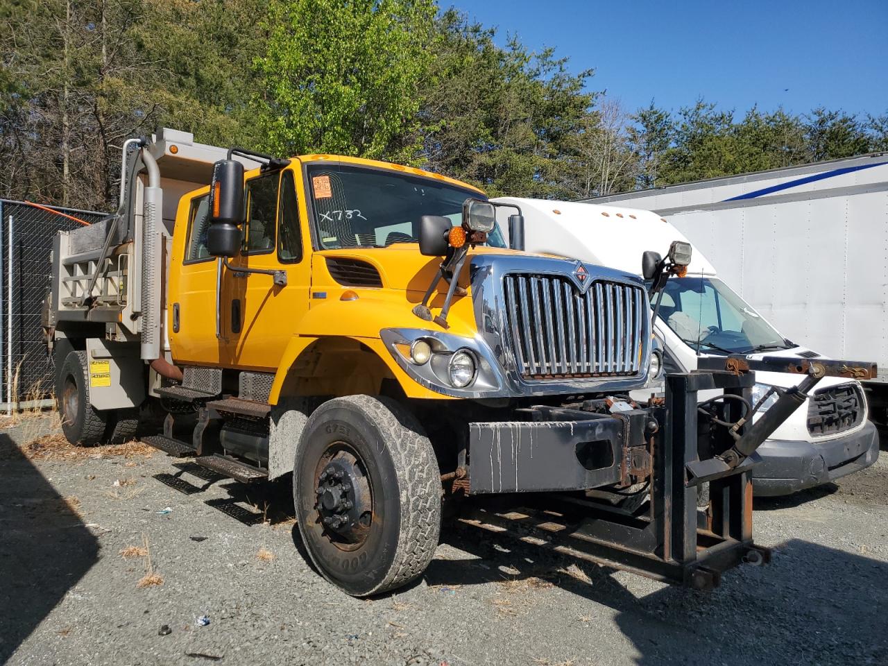 Waldorf, MD에서 판매 중인 2013 International 7400 Dump Truck - Minor Dent/Scratches