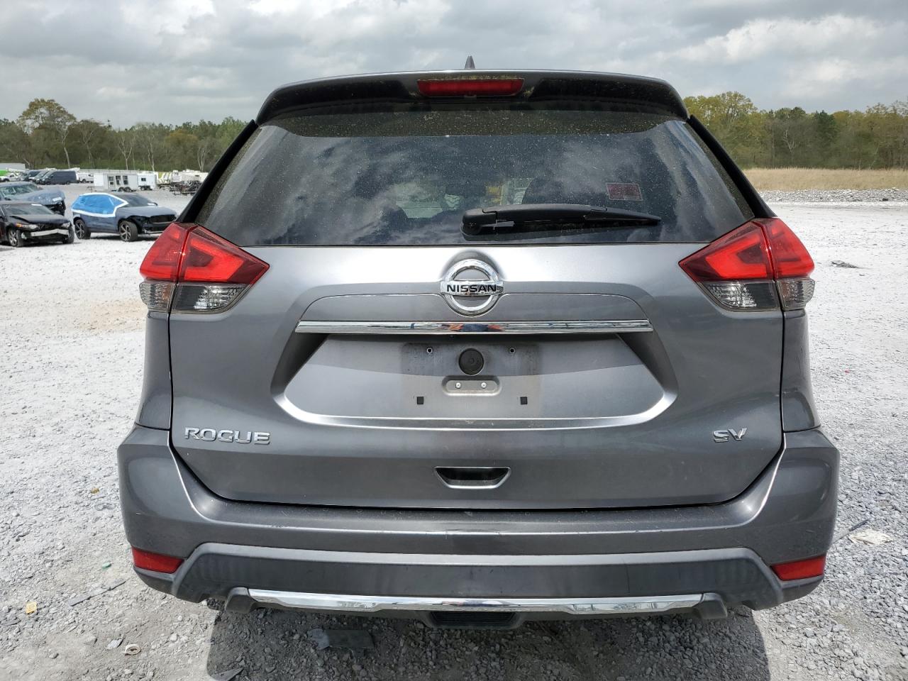 KNMAT2MT8HP518226 NISSAN ROGUE 2017
