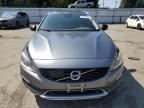 2017 Volvo V60 Cross Country Premier na sprzedaż w Arlington, WA - Rear End