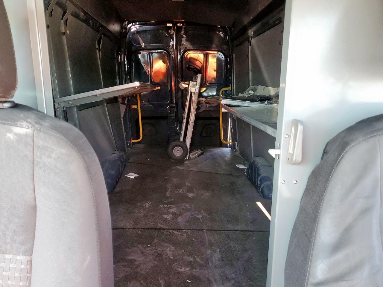 2020 Ford Transit T-250 VIN: 1FTBR3X82LKB02081 Lot: 52159235