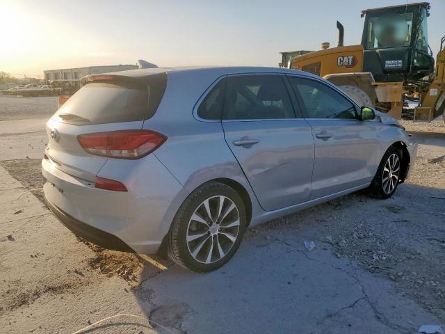  HYUNDAI ELANTRA 2019 Сріблястий
