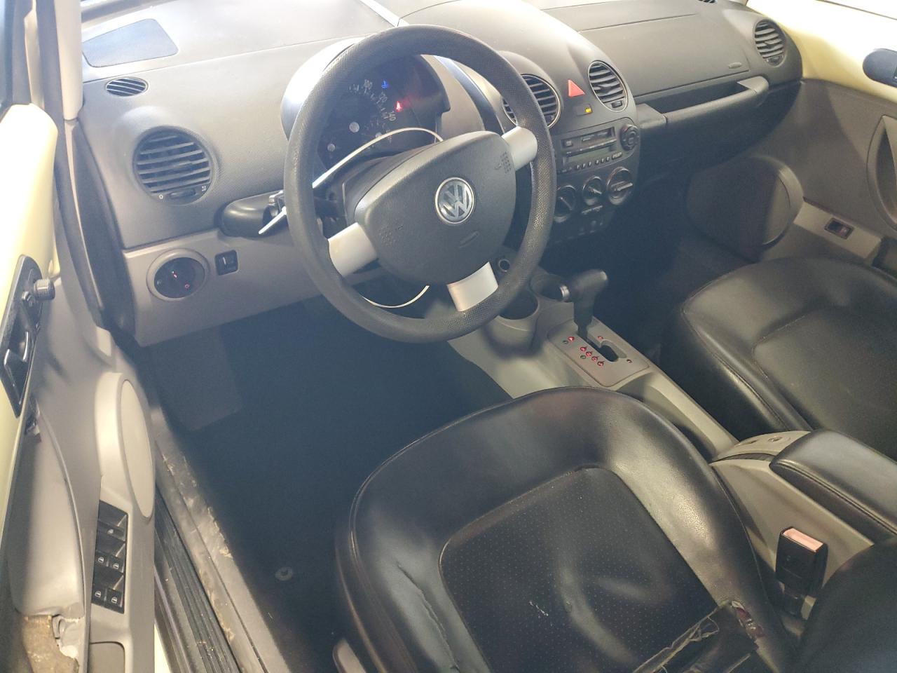 2004 Volkswagen New Beetle Gls VIN: 3VWCM31Y44M324771 Lot: 53106275