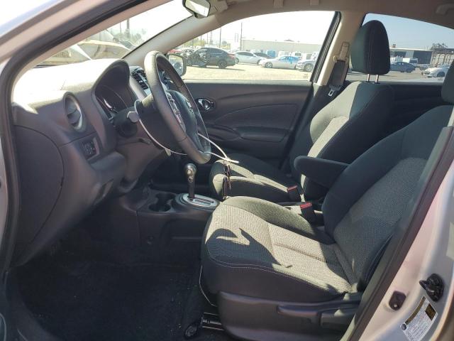 NISSAN VERSA 2017 Сріблястий