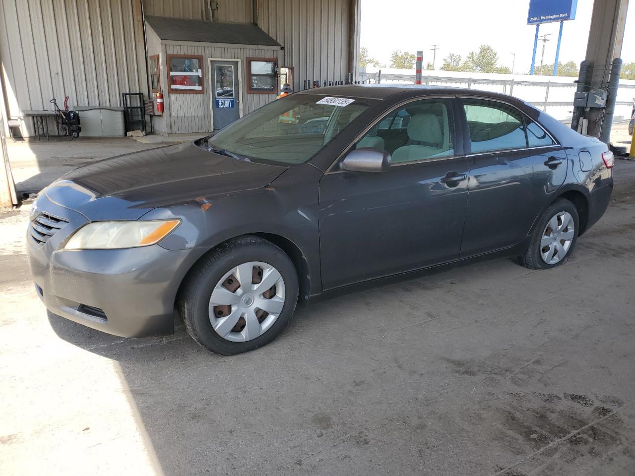 2008 Toyota Camry Ce იყიდება Fort Wayne-ში, IN - Front End