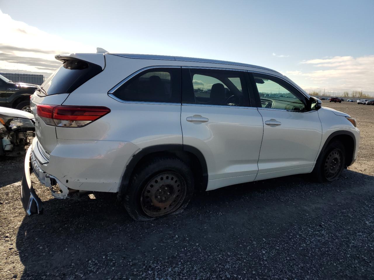 2018 Toyota Highlander Se VIN: 5TDJZRFH1JS535039 Lot: 52555835