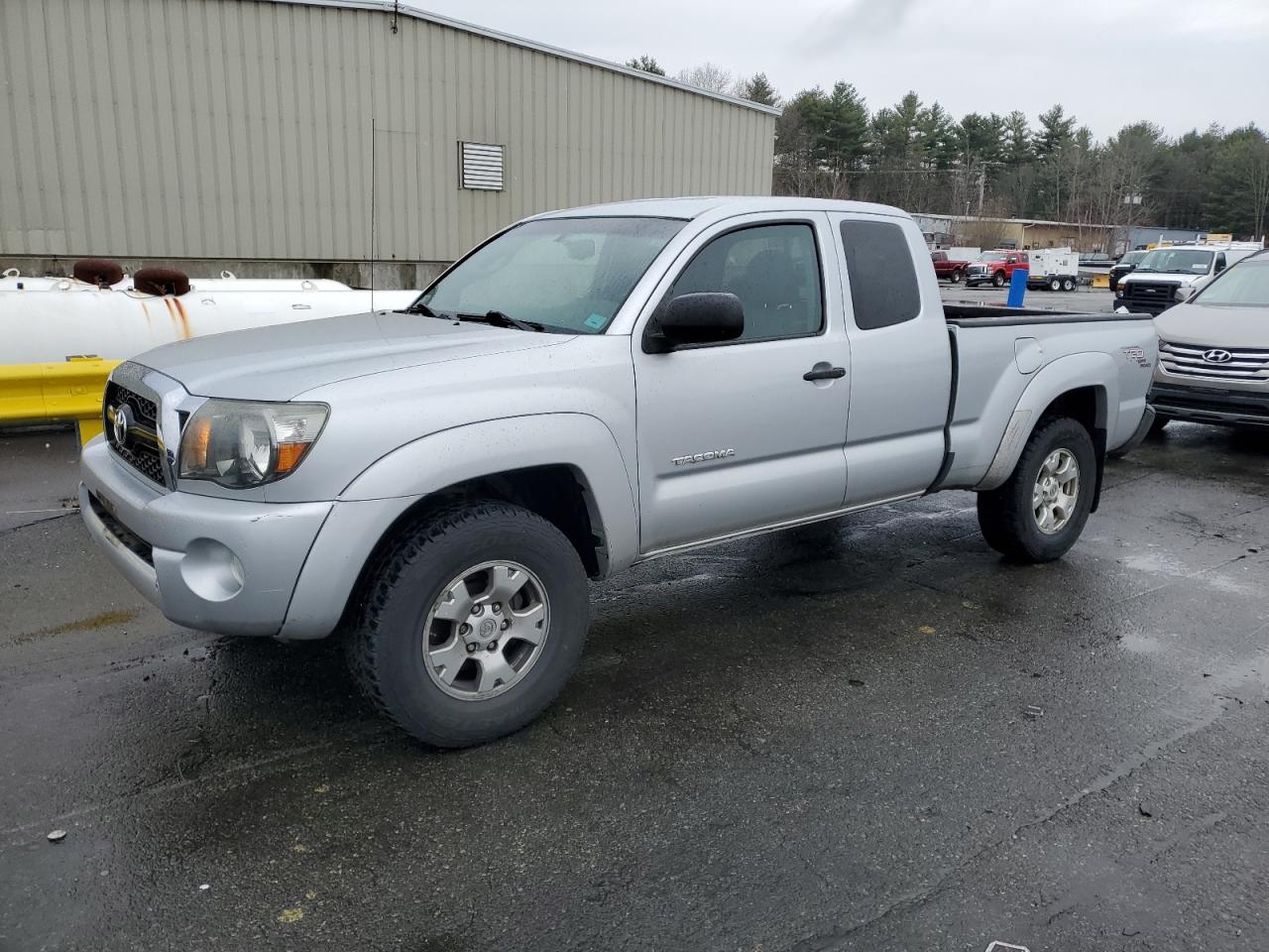 2011 Toyota Tacoma Access Cab للبيع في Exeter، RI - Rear End