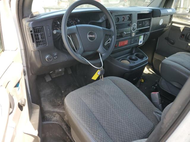 Фургони GMC SAVANA 2013 Білий