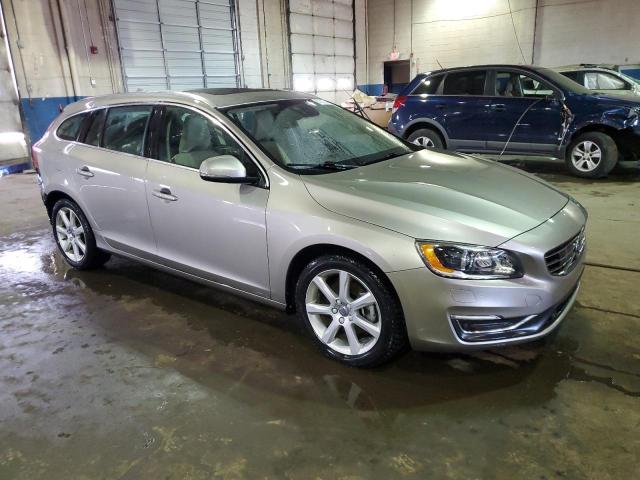  VOLVO V60 2016 Серебристый