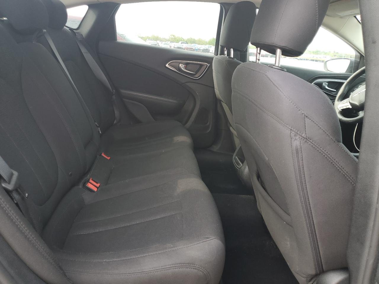 2015 Chrysler 200 Limited VIN: 1C3CCCAB9FN664464 Lot: 54674075