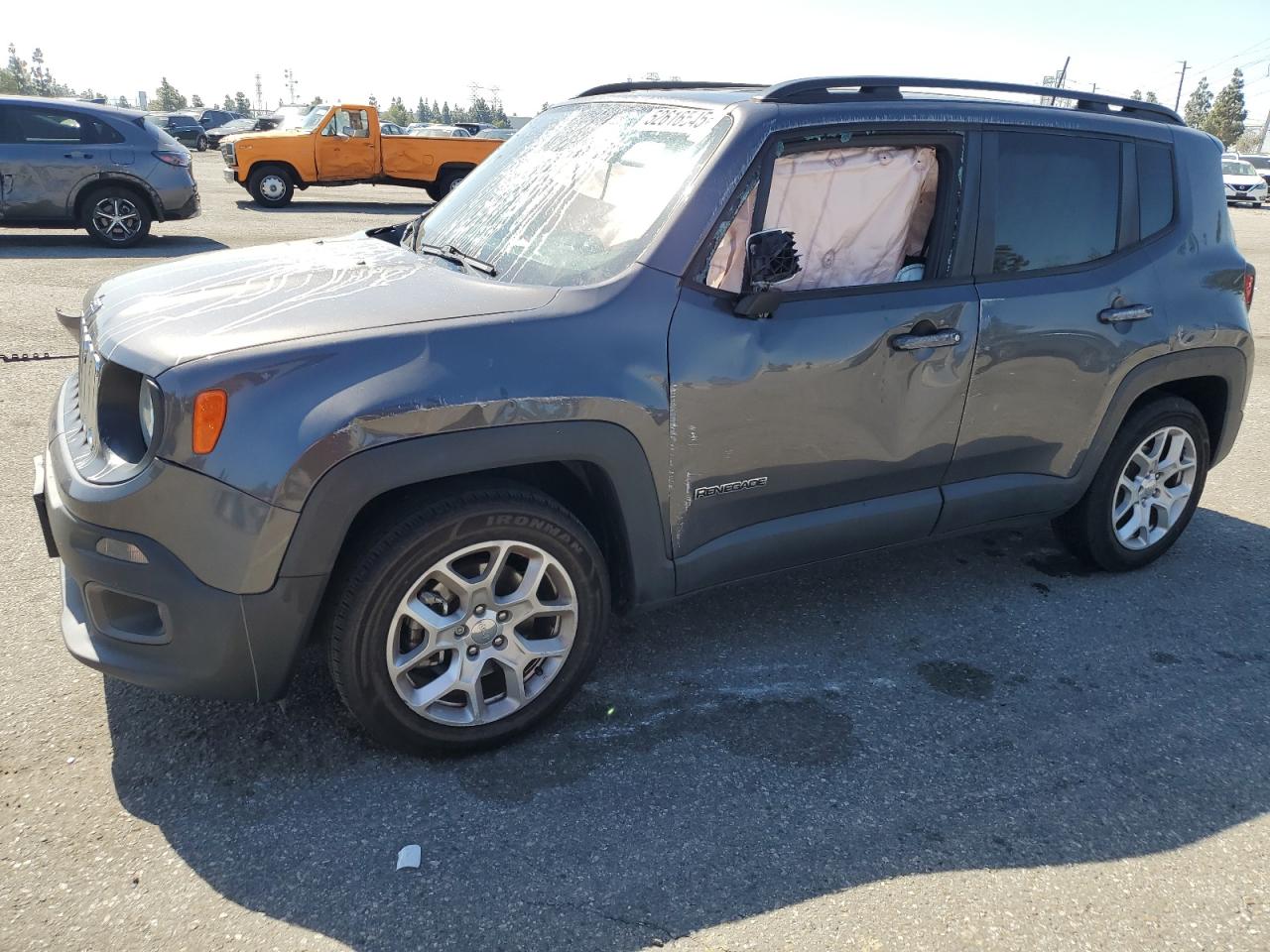 2018 Jeep Renegade Latitude zu verkaufen in Rancho Cucamonga, CA - Side