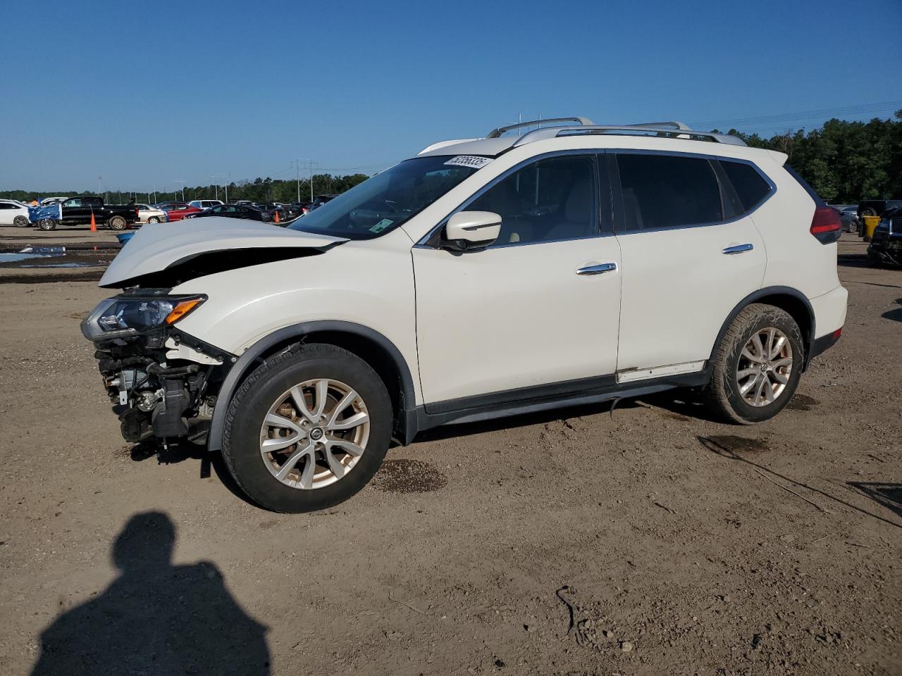 2017 Nissan Rogue S იყიდება Greenwell Springs-ში, LA - Front End