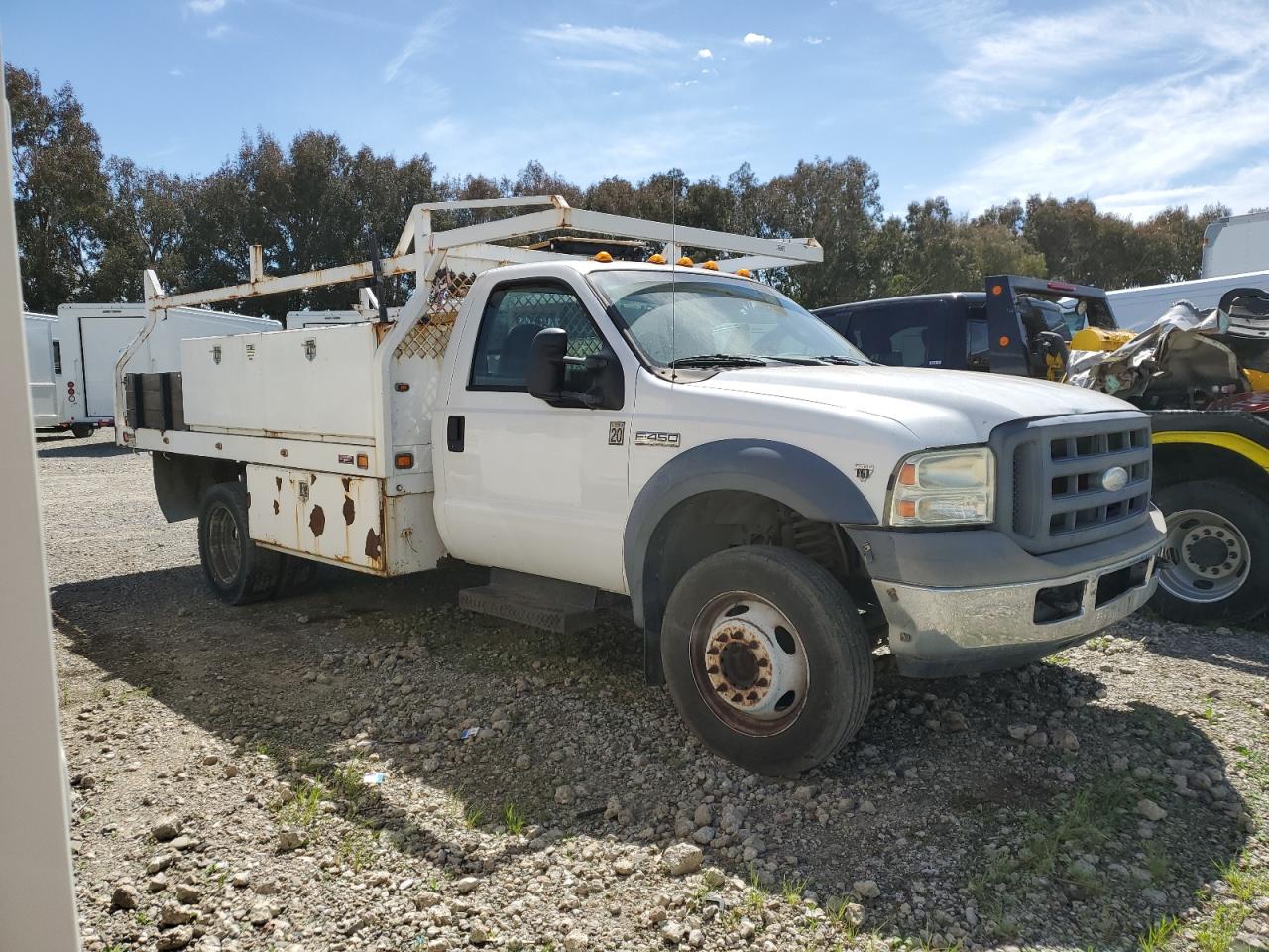 2005 Ford F450 Super Duty Flatbed Truck for Sale in Martinez, CA - Minor Dent/Scratches