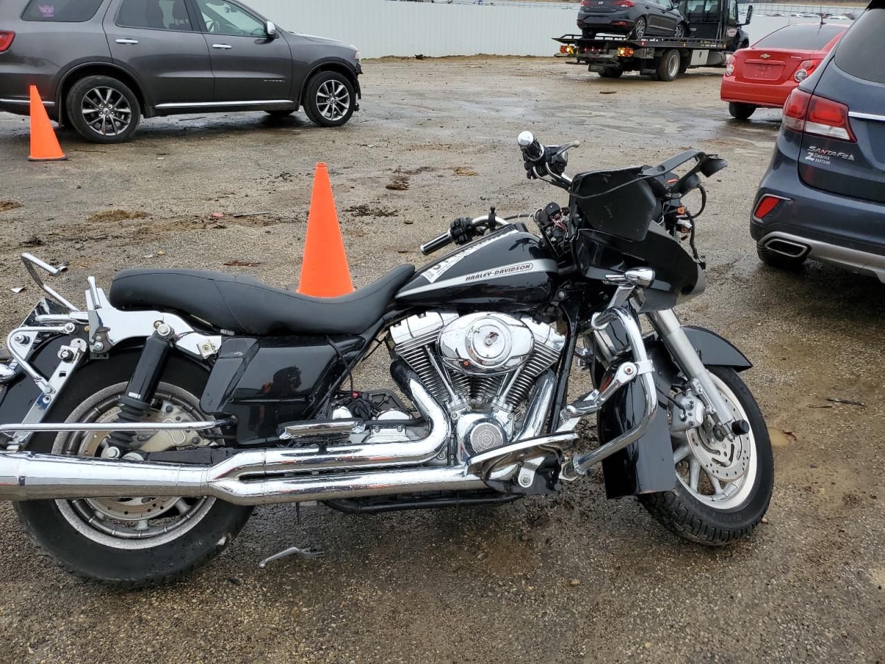 Mcfarland, WI에서 판매 중인 2005 Harley-Davidson Fltri  - Front End