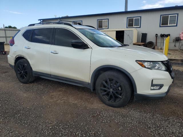  NISSAN ROGUE 2018 Белы