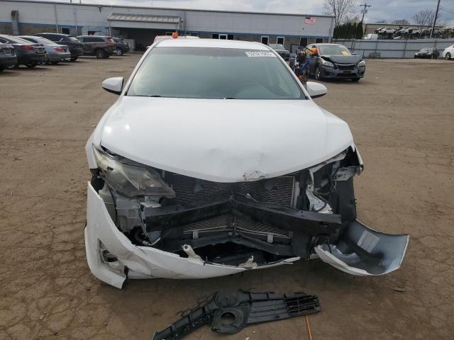 Sedans TOYOTA CAMRY 2012 White