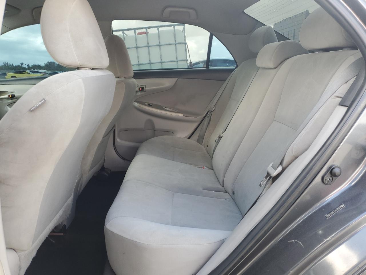 2011 Toyota Corolla Base VIN: 2T1BU4EE2BC670666 Lot: 52488325