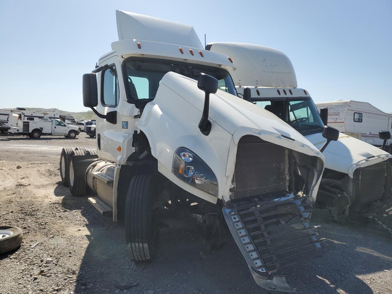 2018 Freightliner Cascadia 125 Semi Truck for Sale in Lebanon, TN - Front End