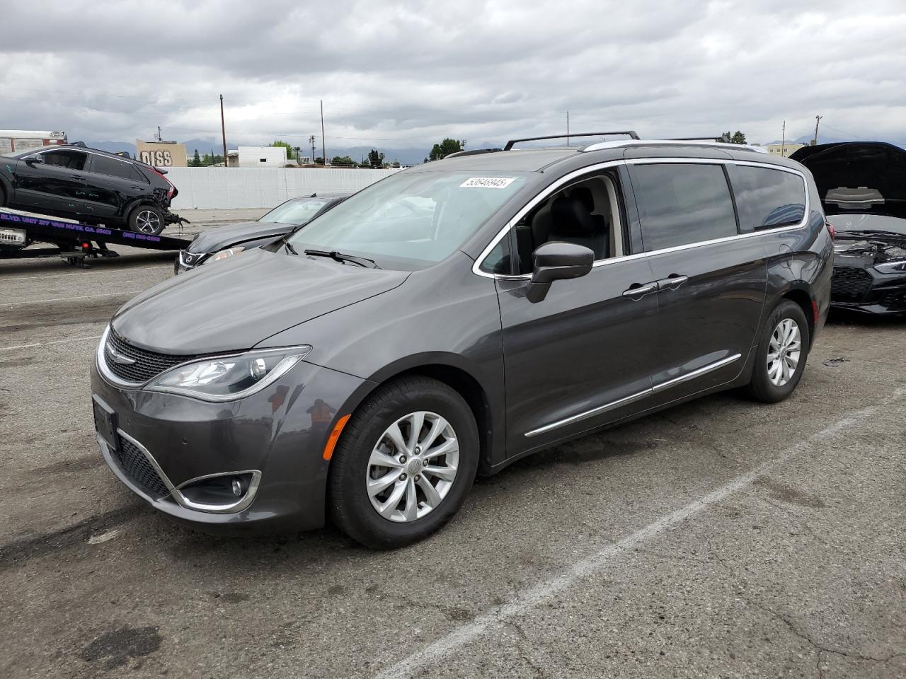 2019 Chrysler Pacifica Touring L zu verkaufen in Van Nuys, CA - Side