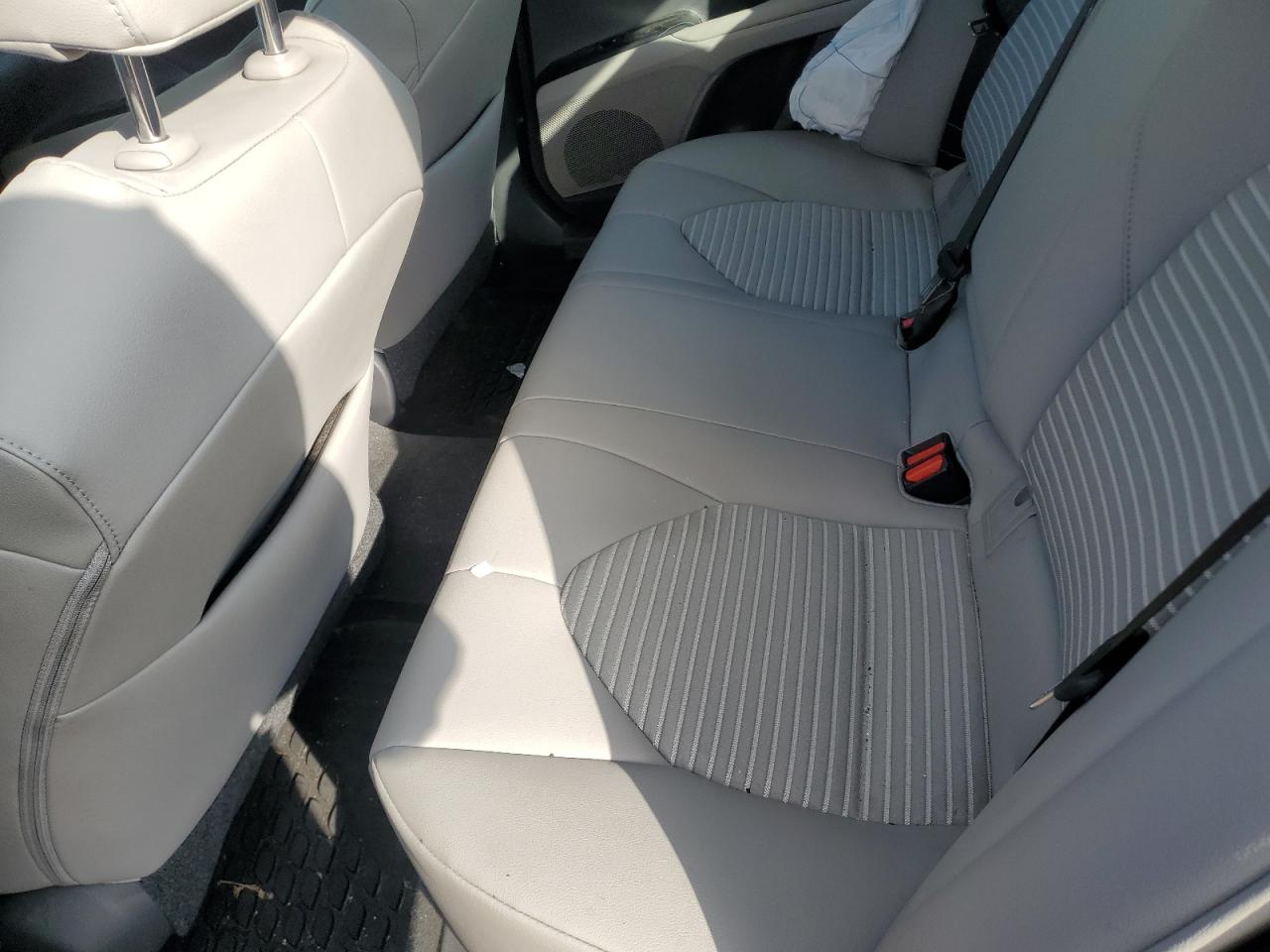 2018 Toyota Camry L VIN: 4T1B11HK5JU669016 Lot: 55042355